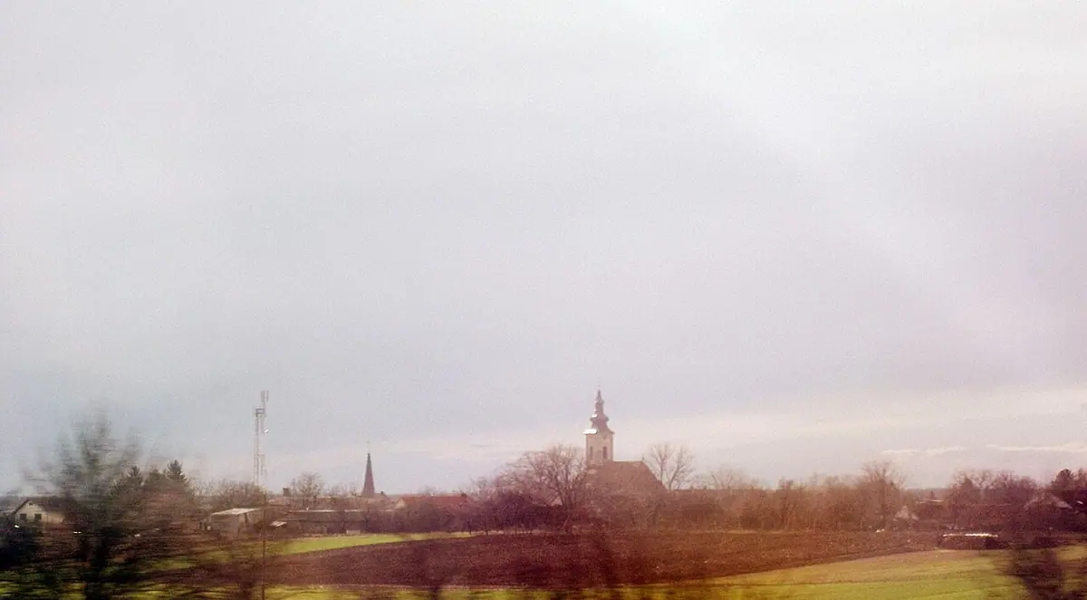 Fotografija mjesta Mirkovci (naslov izvornika: Mirkovci-Мирковци-Szegfalu)