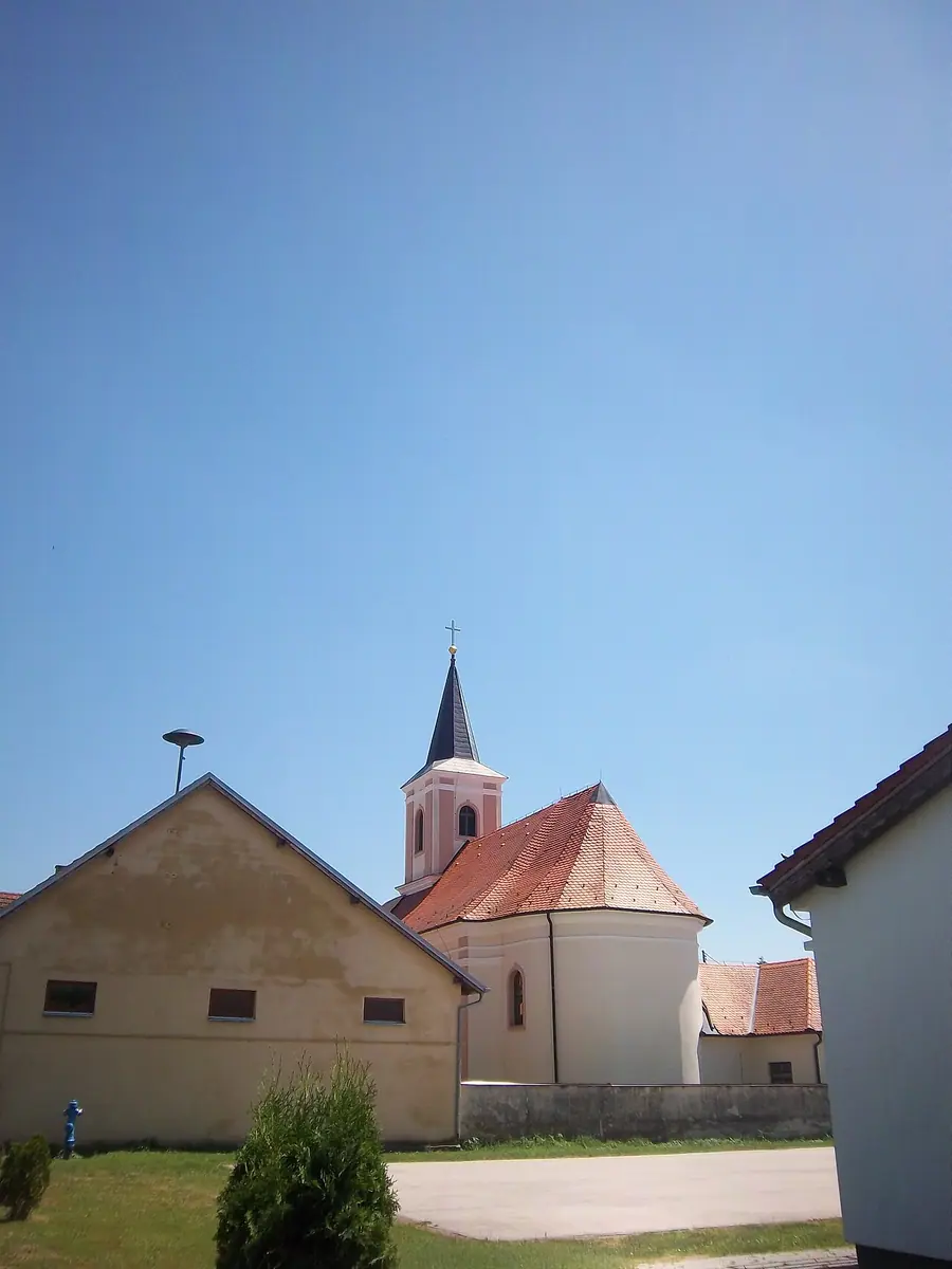 Fotografija mjesta Novi Jankovci (naslov izvornika: Katolička crkva Novi Jankovci 1-Католичка црква Нови Јанковци 1)