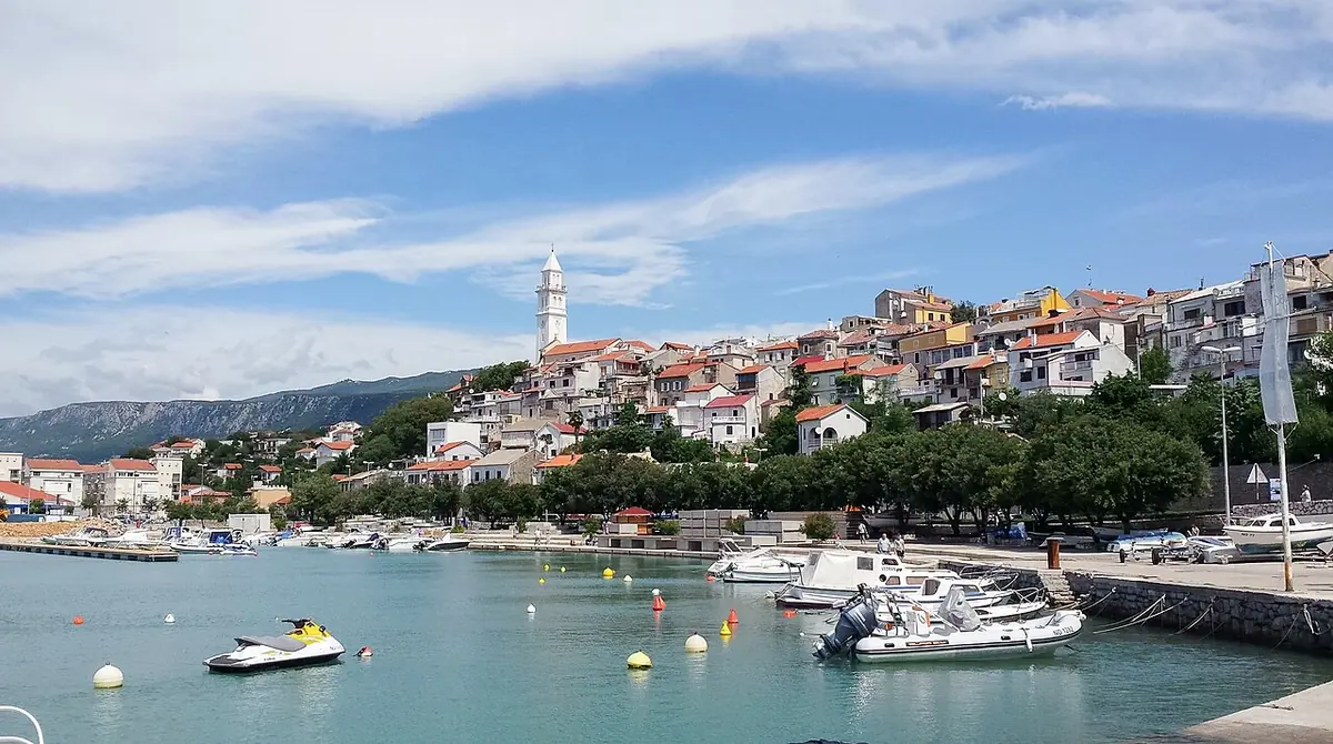 Fotografija mjesta Novi Vinodolski (naslov izvornika: Harbour Novi Vinodolski (28207605043))