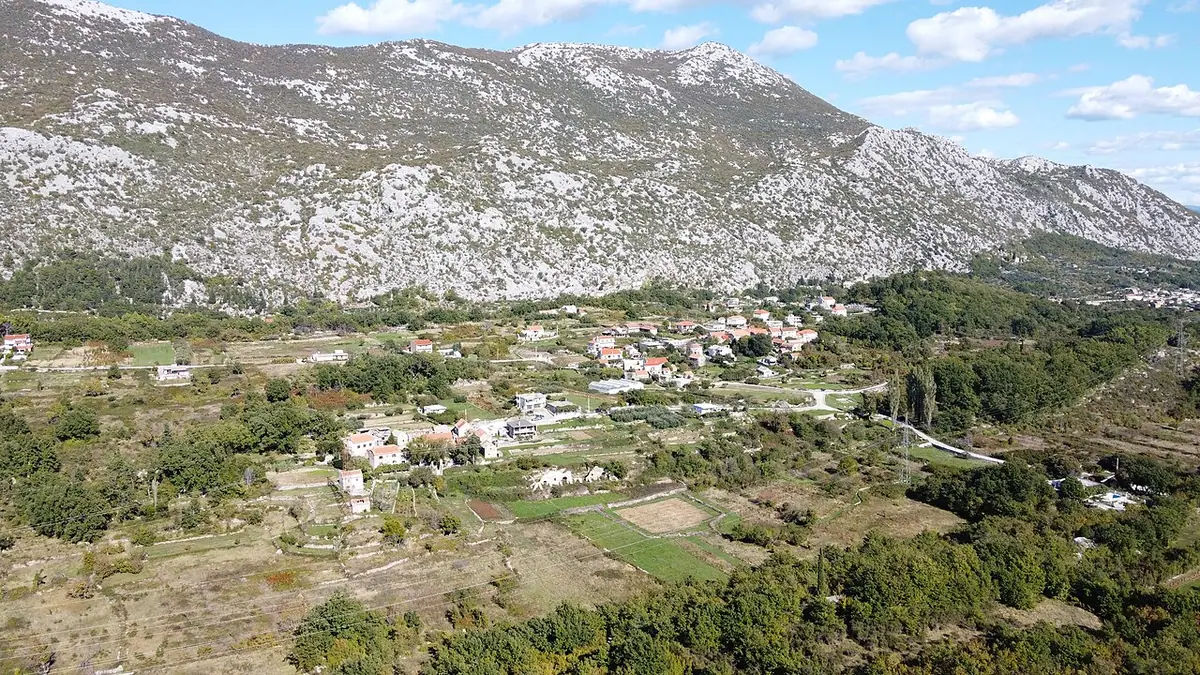 Fotografija mjesta Ostrvica (naslov izvornika: Ostrvica (omiš))