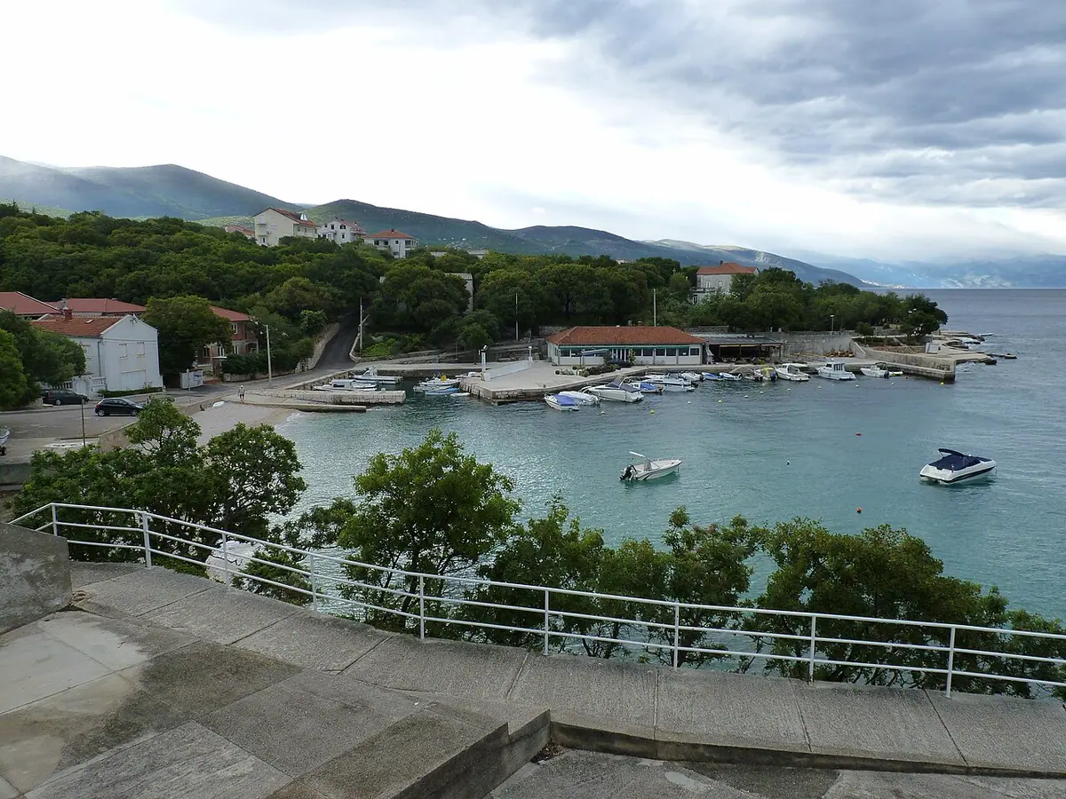 Fotografija mjesta Povile (naslov izvornika: Povile near Novi Vinodolski, Croatia)