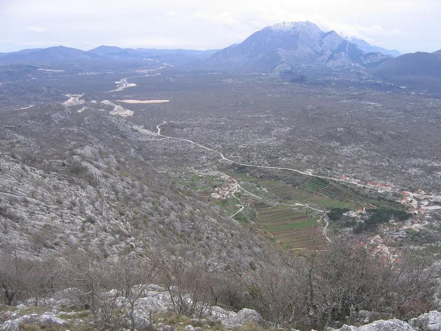 Fotografija mjesta Seoca (naslov izvornika: Pogled na Seoca iz ptičje perspektive)