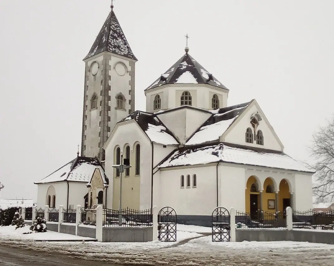 Fotografija mjesta Sračinec (naslov izvornika: Župna crkva sv. Mihaela arkanđela u Sračincu)