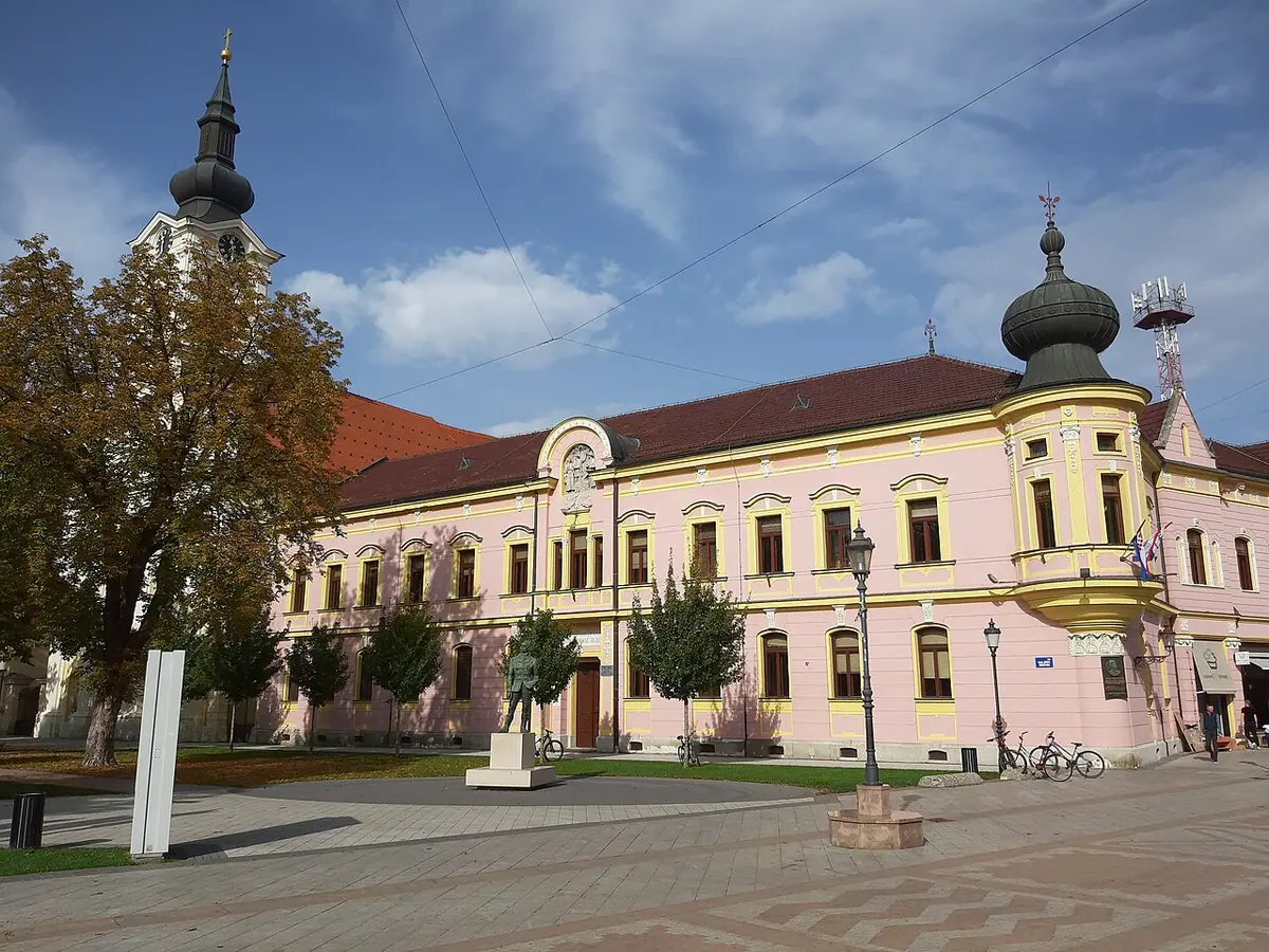 Fotografija mjesta Vinkovci (naslov izvornika: Trg bana Josipa Šokčevića, Vinkovci (1))